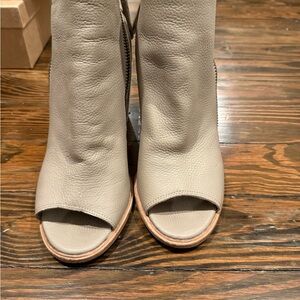 Elegant Gray Women's Peep-Toe Boots